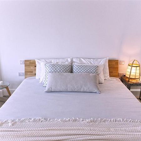 Spectacular Beachfront Duplex On The Mediterranean - Caleta, Catalan Bay Gibraltar Eksteriør billede
